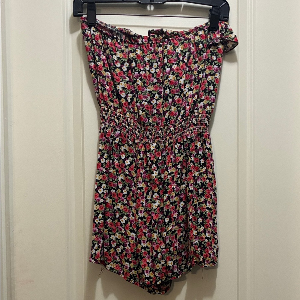 Floral Ruffle Jumpsuit size large - Picture 5 of 5